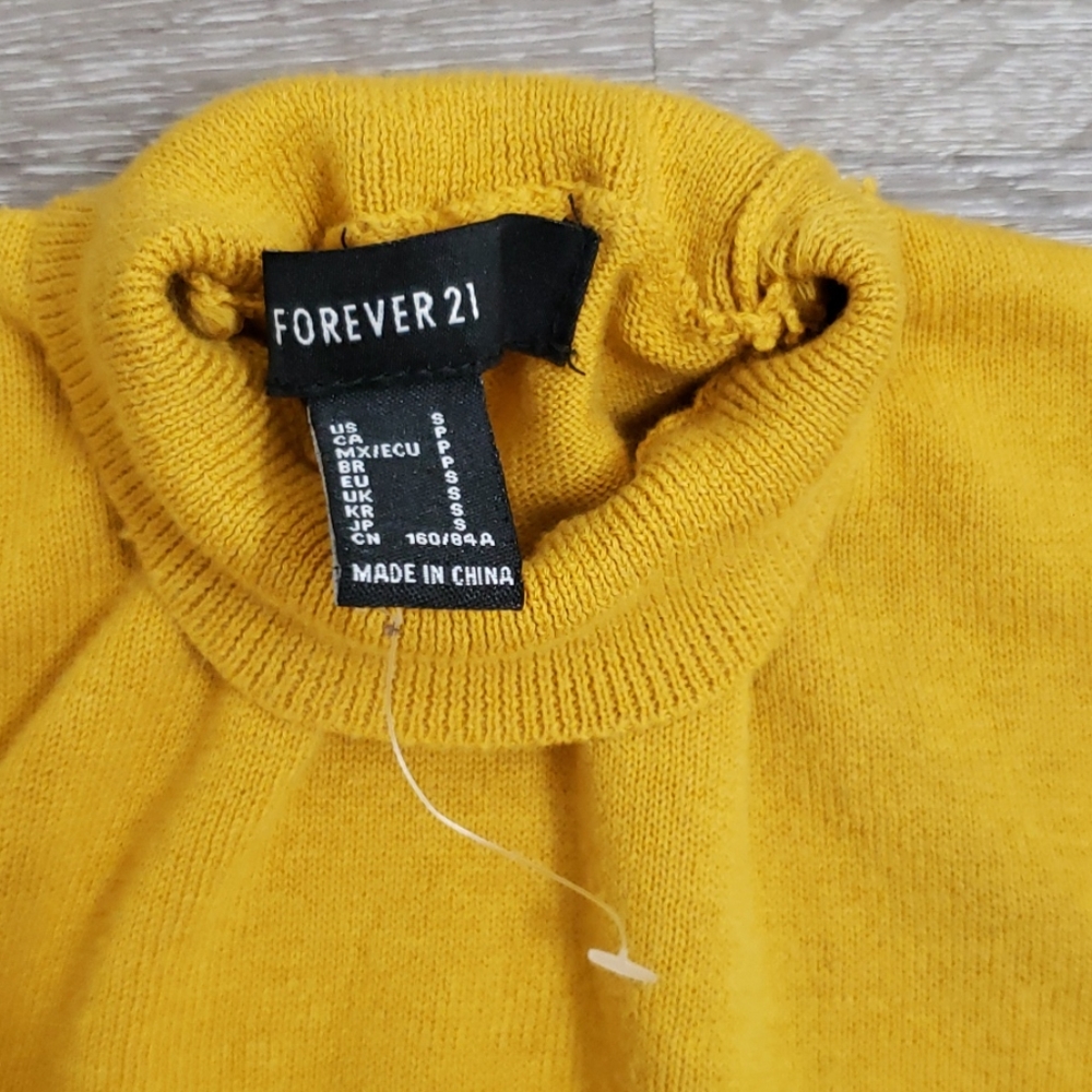 Sweatshirt - Picture 2 of 3